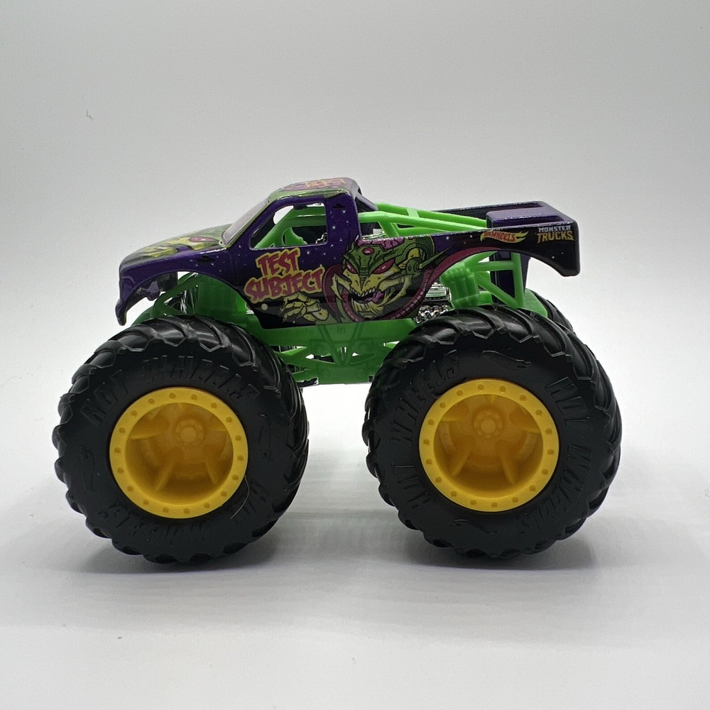Hot Wheels Monster Trucks Test Subject Purple Green Alien 1:64 Diecast Truck